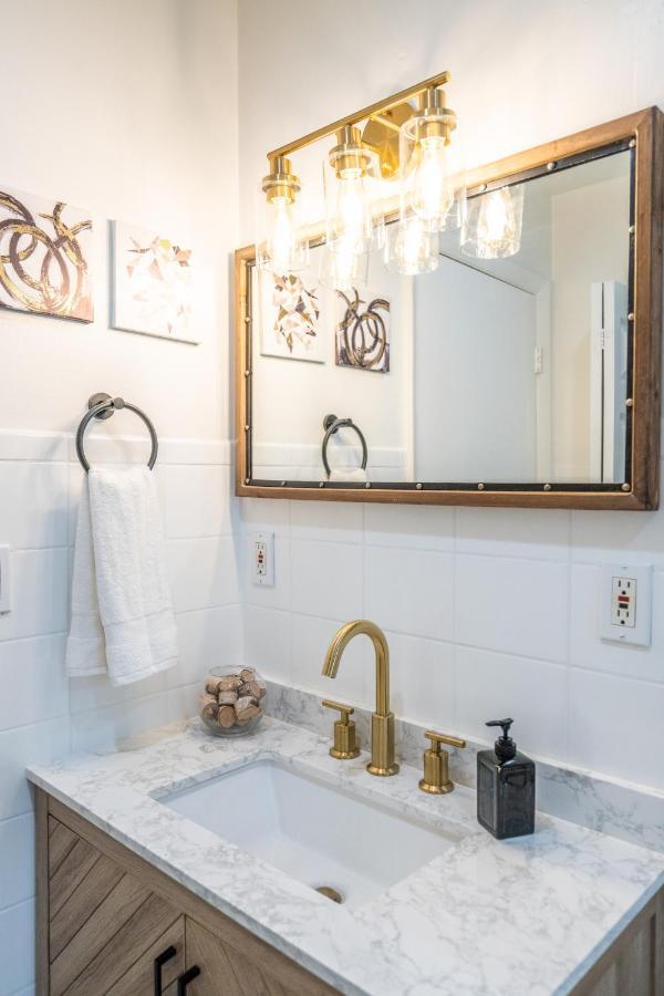 Appartamento Renovated 2 Bd W/ Private Parking, Gallery & W/d Miami