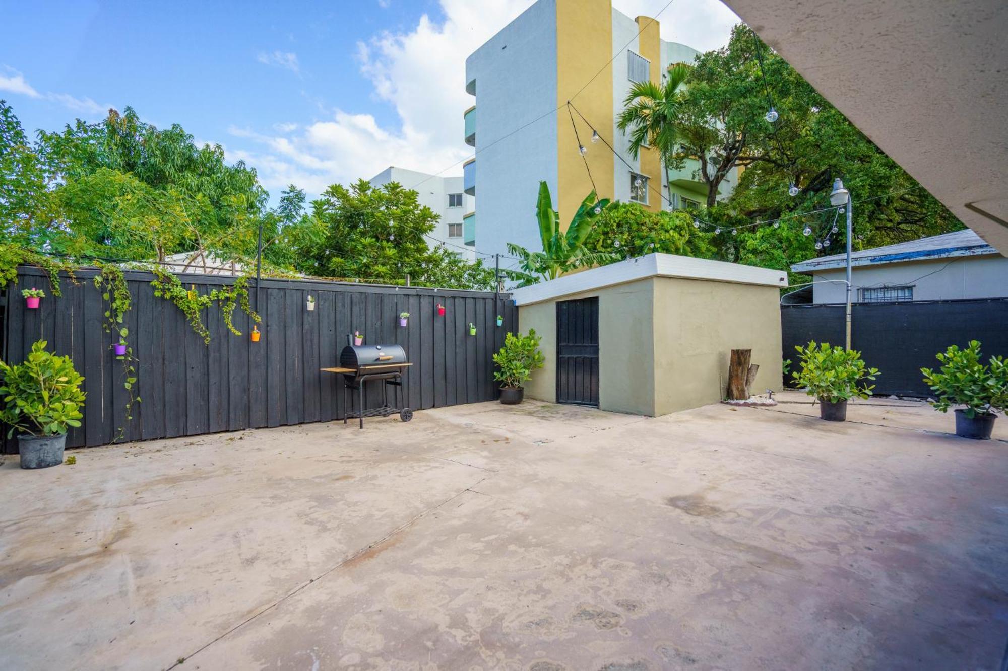 Renovated 2 Bd W/ Private Parking, Gallery & W/d Appartamento